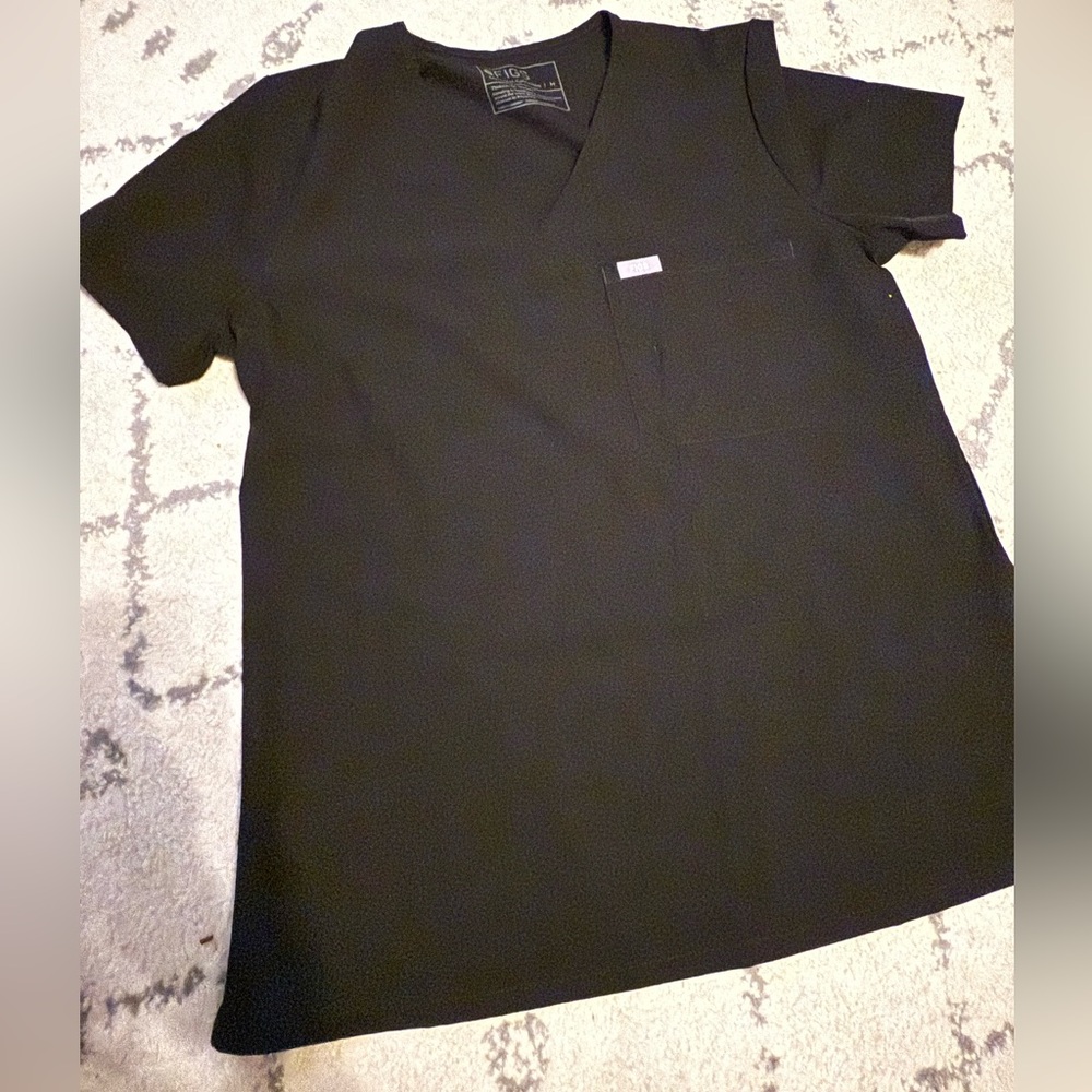 Black figs scrubs